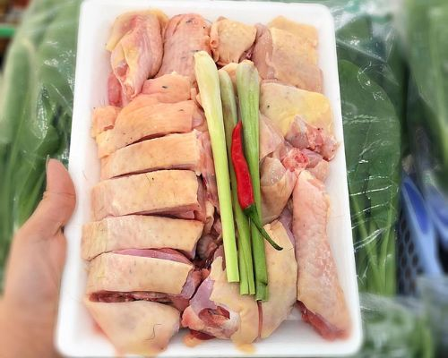 Gà ta  chặt (1/2)  /kg